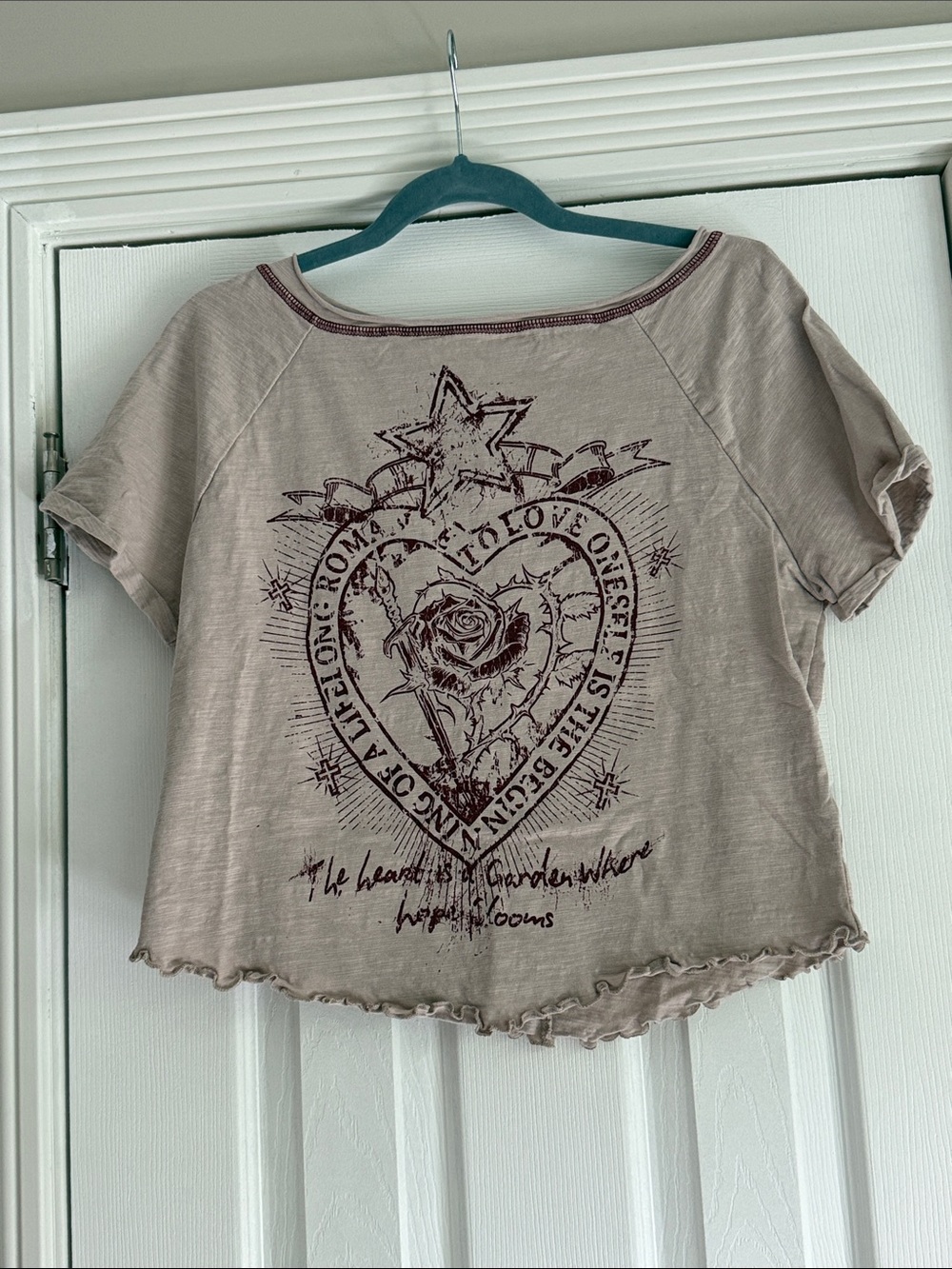 Women's Beige Graphic Heart Tee - Casual Short Sleeve Top w Lettuce Edge Hem